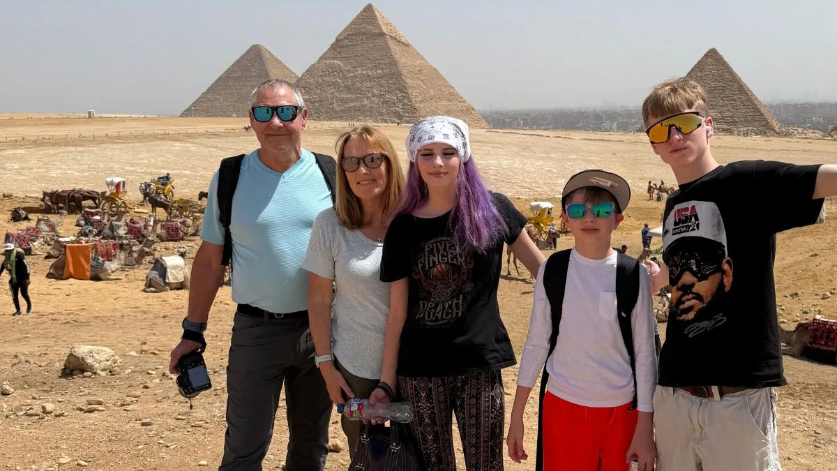 Egypt-Itinerary-Family-at-Giza-Pyramids.