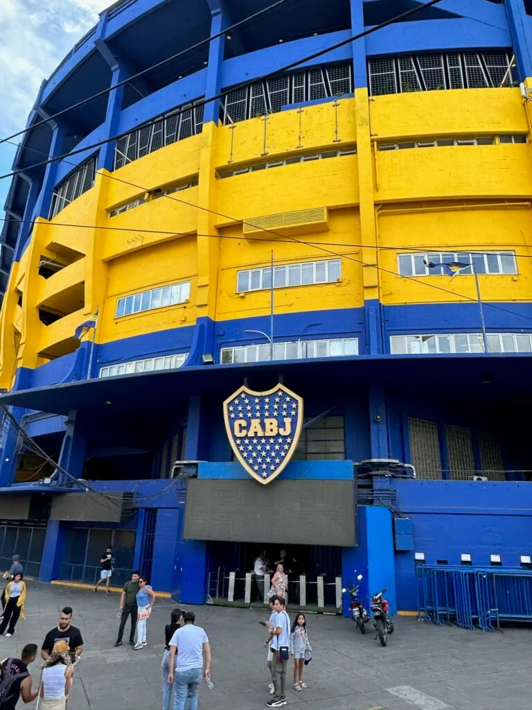 This La Boca based Football Stadium is famous for being the home of one of the most successful Argentine clubs. The stadium was built in the 1940s and world famous players include Maradona.