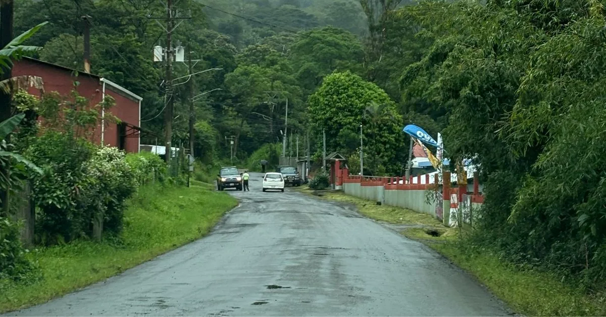 Driving in Costa Rica: Rules & Tips For First Time Visitors