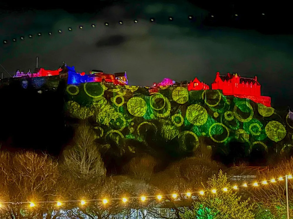 Edinburgh in Winter: 17 Reasons To Visit!