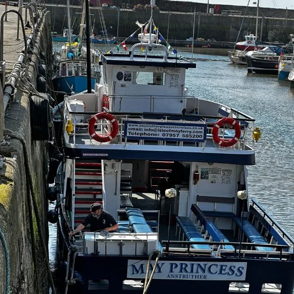 May Princess boat getting ready to board passengers at Anstruther for the Isle of May landing trip.