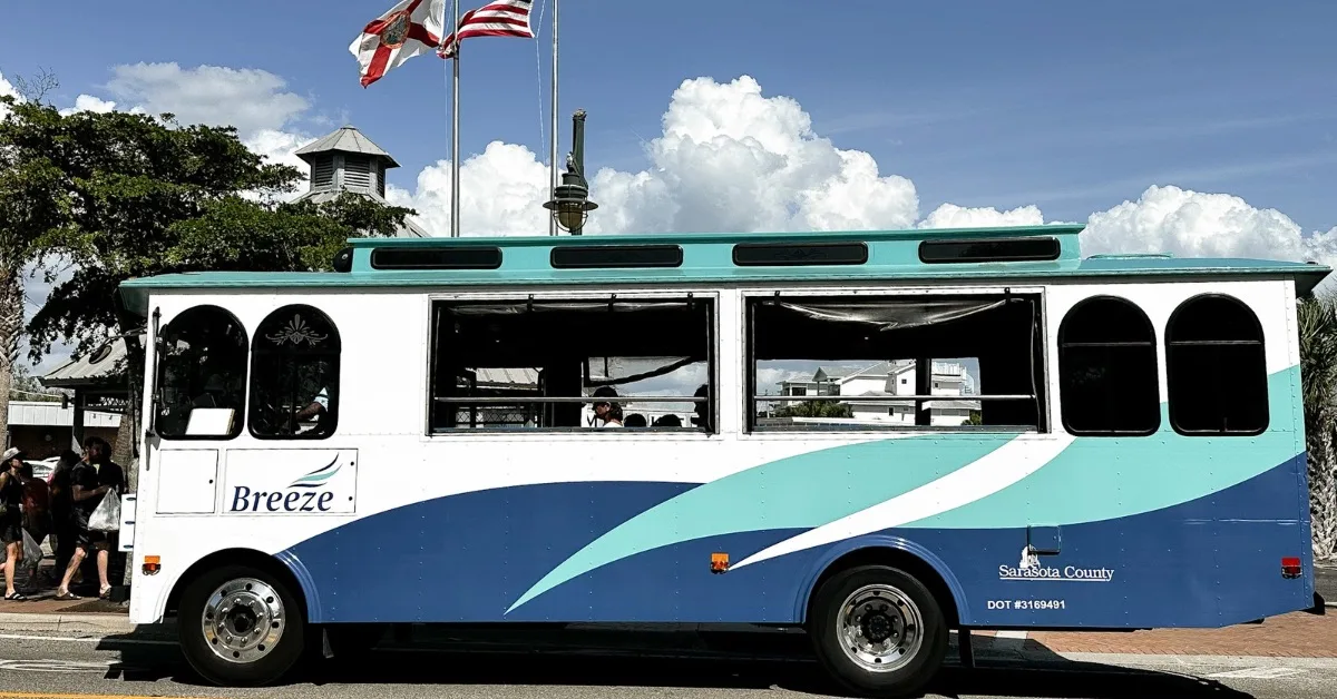 A shuttle bus with ‘Breeze’ logo in Sarasota County.
