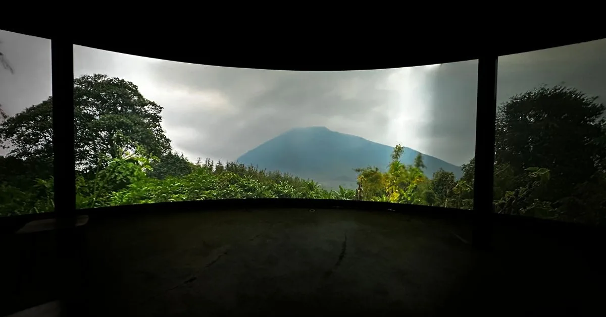 360 degree screen showing Volcanoes National Park Gorilla film.