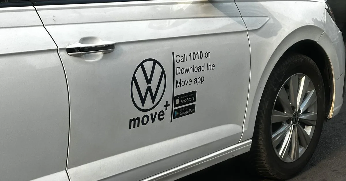Car advertising Move App in Rwanda.