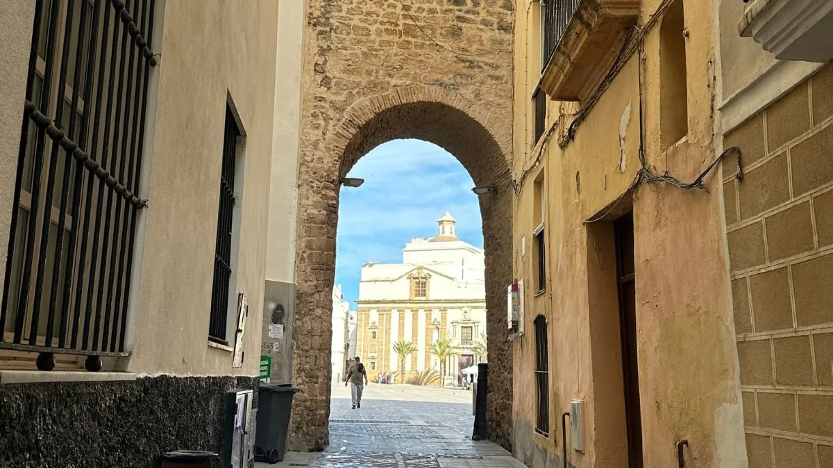 Medieval stone gate in Cádiz, Spain