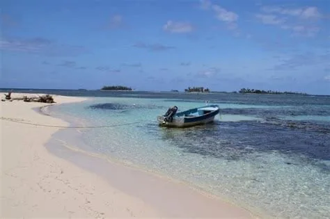 Relax on Panama's beaches