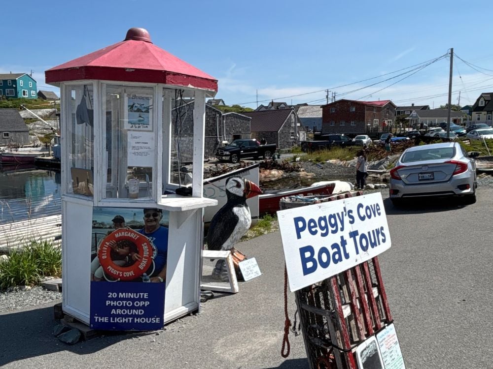 Boat tours kiosk by the harbour at Peggy's Cove