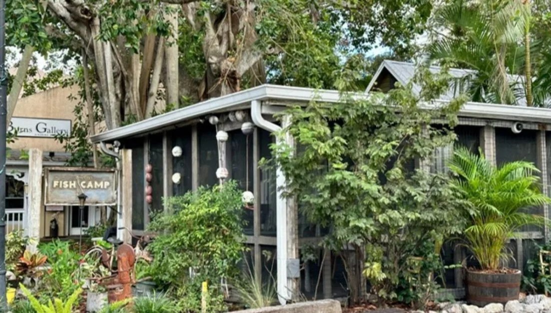 If one of your favourite things to do is in Sarasota is to explore historic areas, come to Burns Court for its art, cinema and galleries.