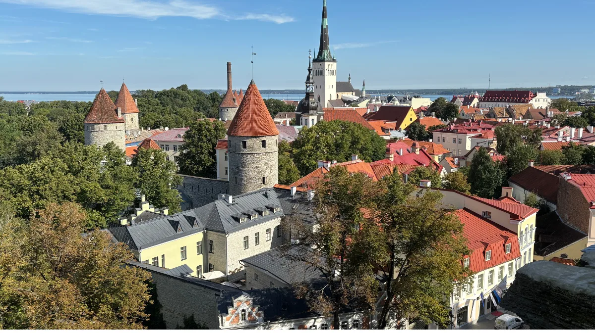 15 Top Things To Do In Tallinn: Fairytale Old Town to Hip Cafes!