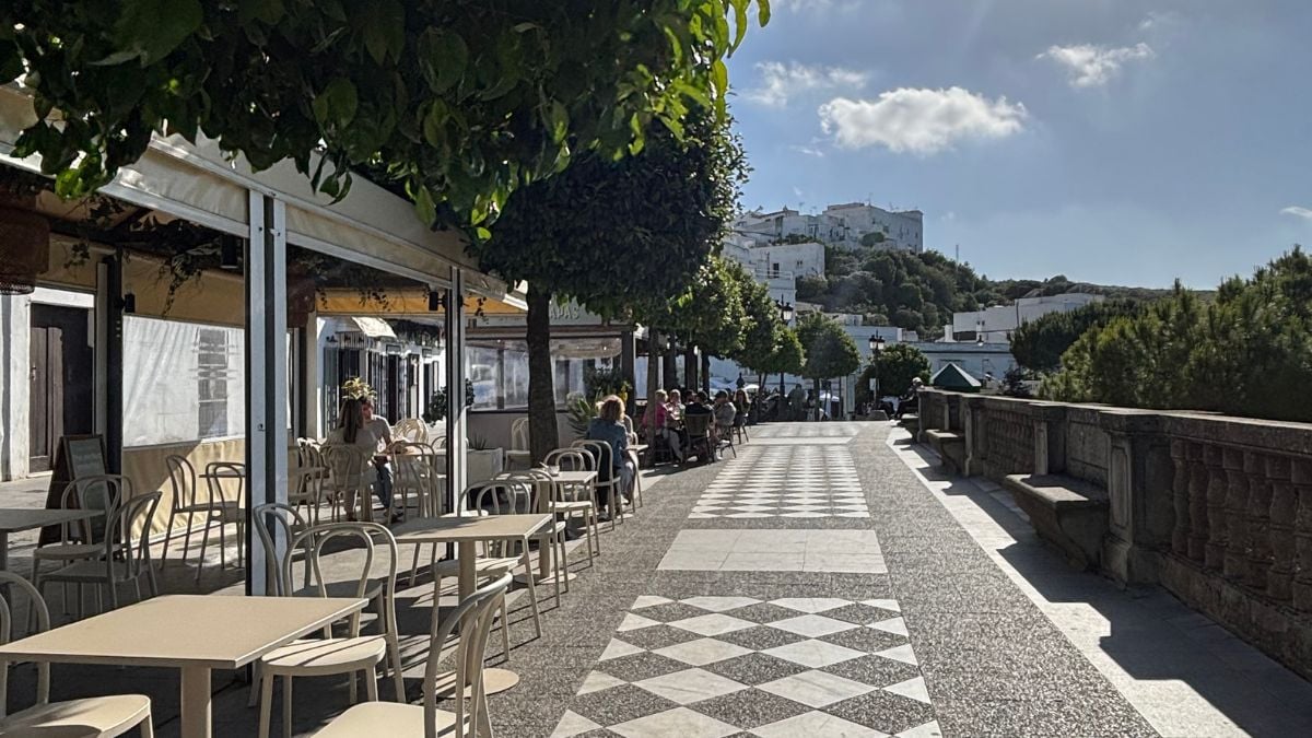 Breakfast cafe with outdoor seating in Plaza de España, Vejer de la Frontera