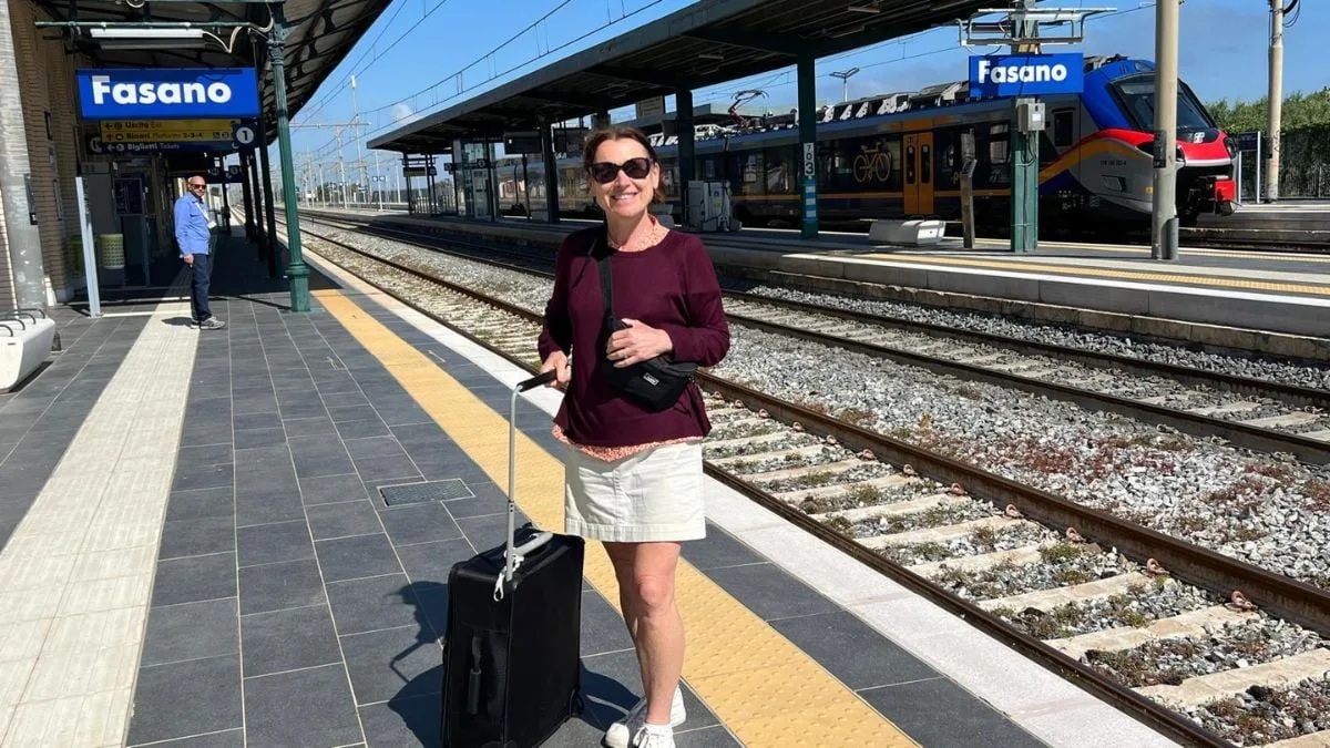 Travel with Carry on Only: Here's How To Do It!