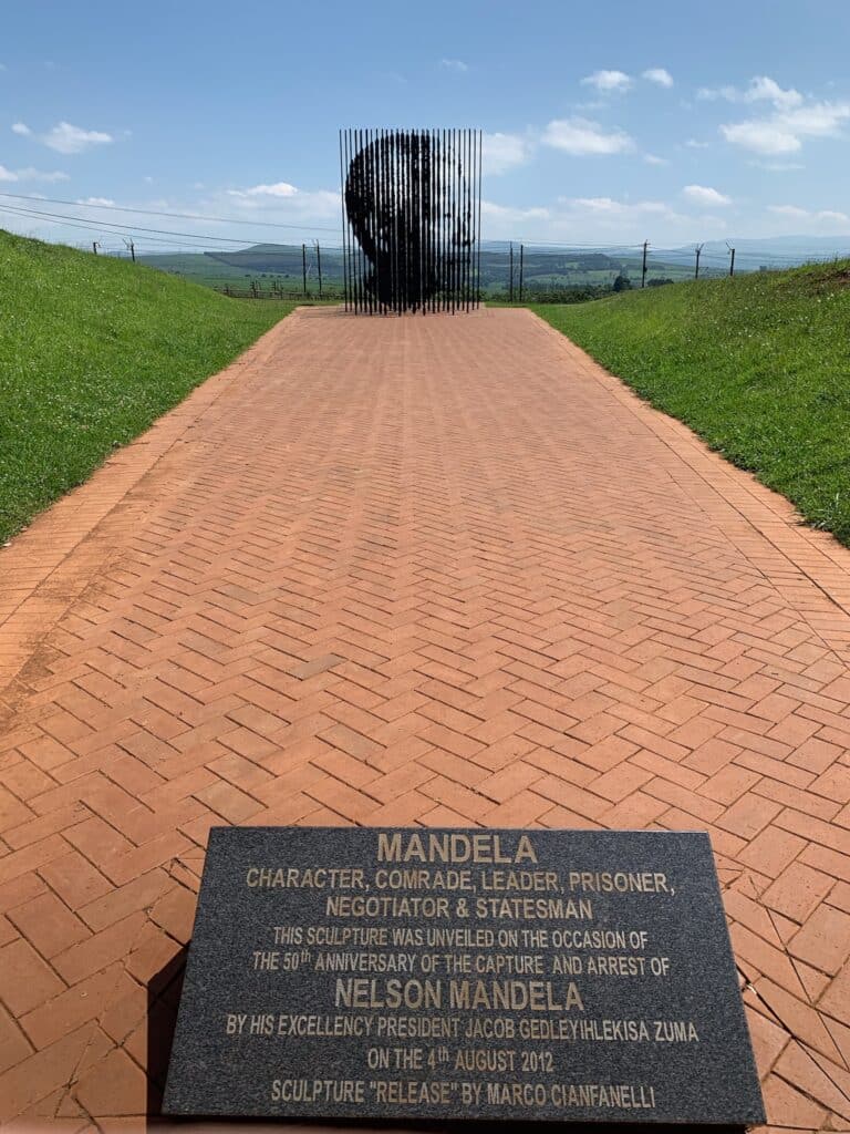 A steel sculpture that creates a profile of Nelson Mandela.