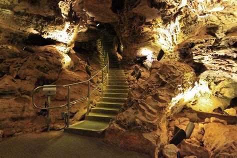 Wind Caves South Dakota show a staircase that visitors can use to explore the system