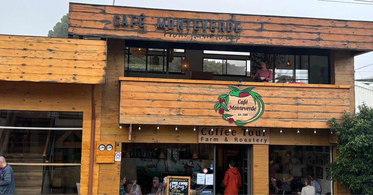 Coffee shop in Montedverde with balcony upper seating
